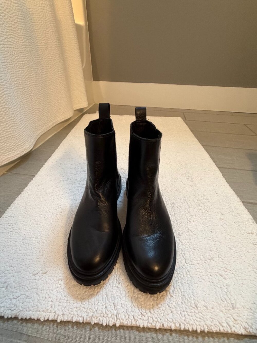 Lucky Brand Chelsea Boots Black Size 6.5